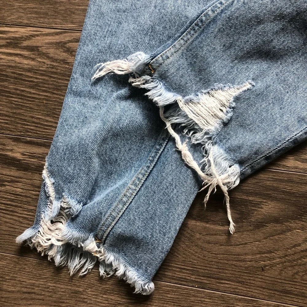 Zara High-Rise Distressed Jeans | Size 6 - Picture 4 of 10